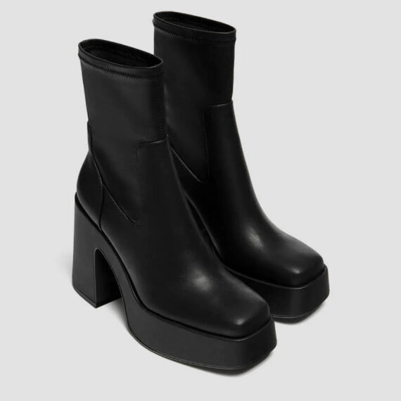 Stretch platform boots