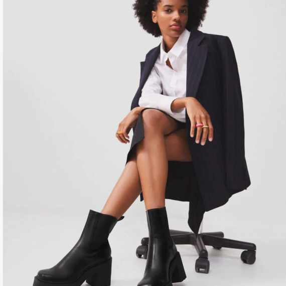 Stretch platform boots