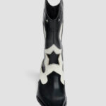 Cowboy boots with piece detail