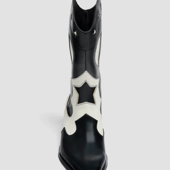 Cowboy boots with piece detail